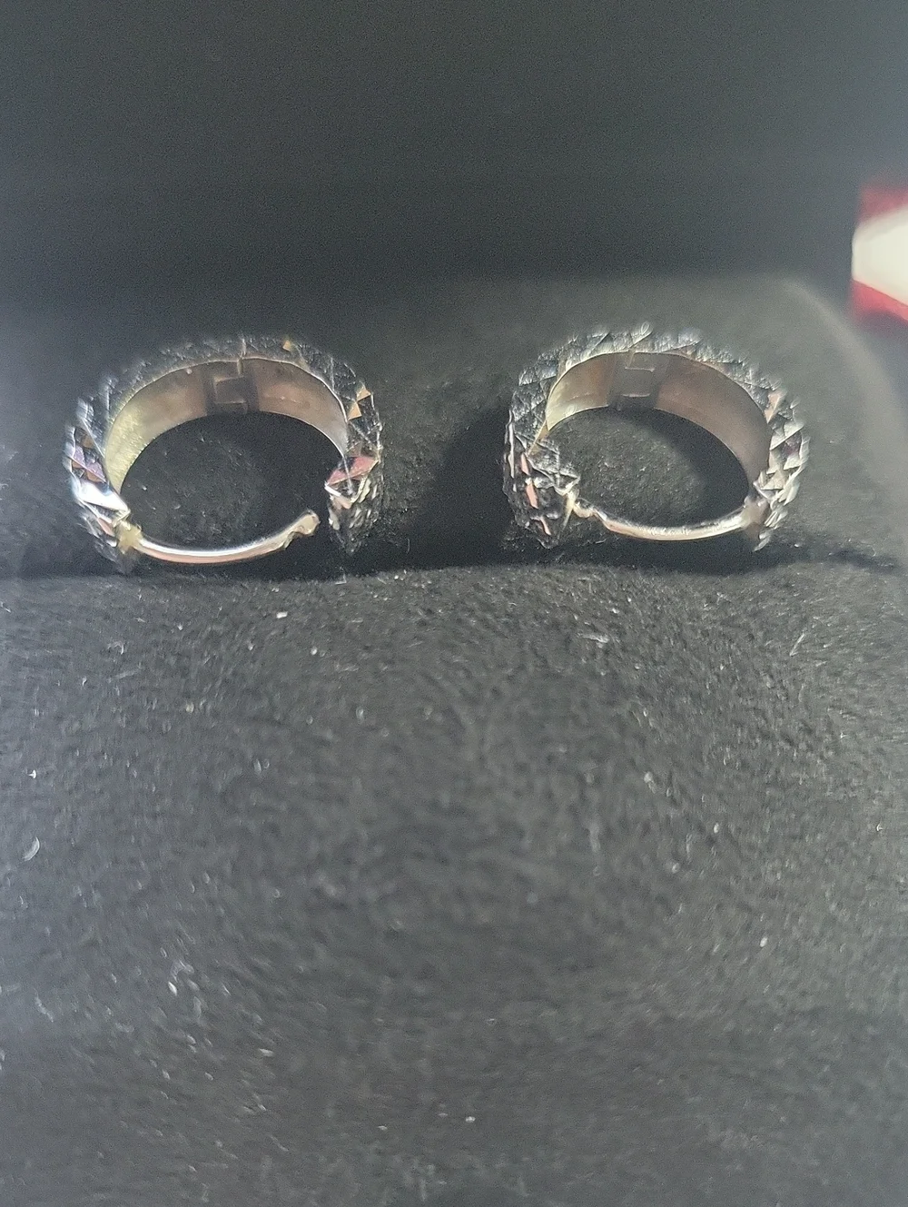 18 KT White Gold Diamond Cut Infinity Earrings